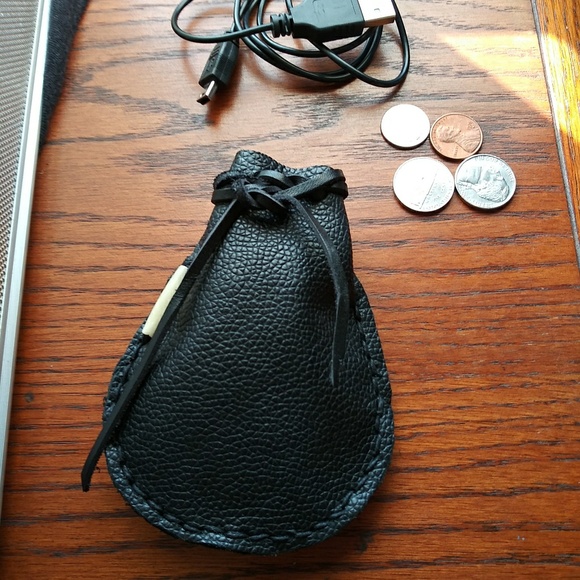 Leather Tech gadget pouch - Picture 6 of 8